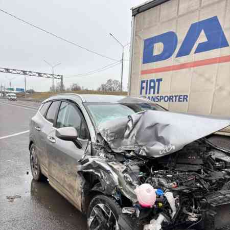 Битые авто Kia Sportage 5, 2023 год выкупили за 2350000